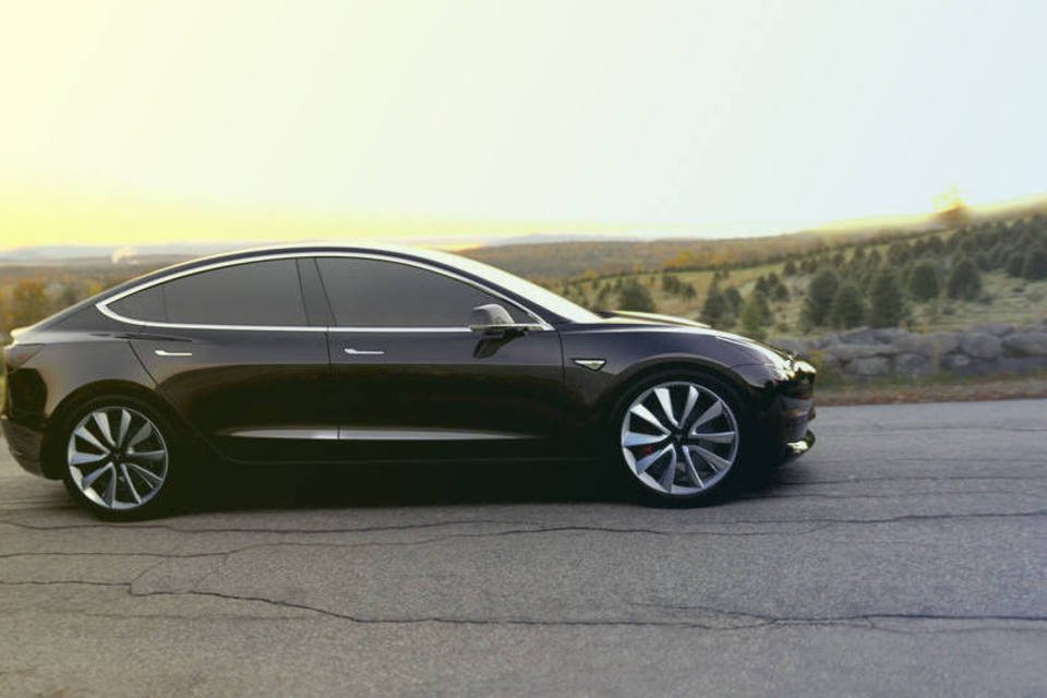Ação da Tesla dispara após 276 mil reservas do Model 3