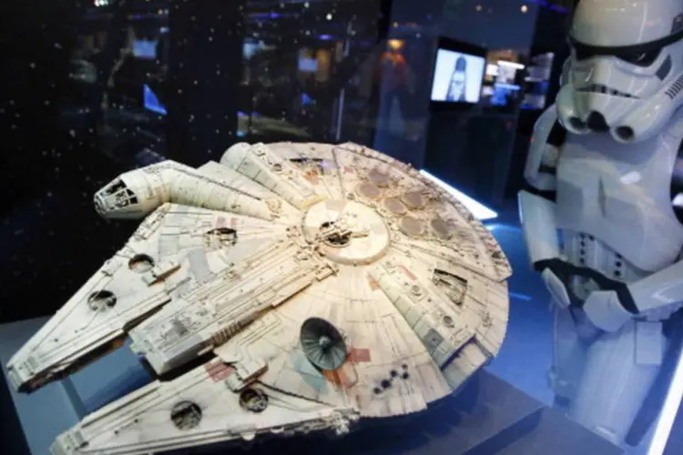 Modelo da nave Millenium Falcon, de Star Wars: o projeto quer ser uma referência da narrativa visual (AFP/Getty Images)