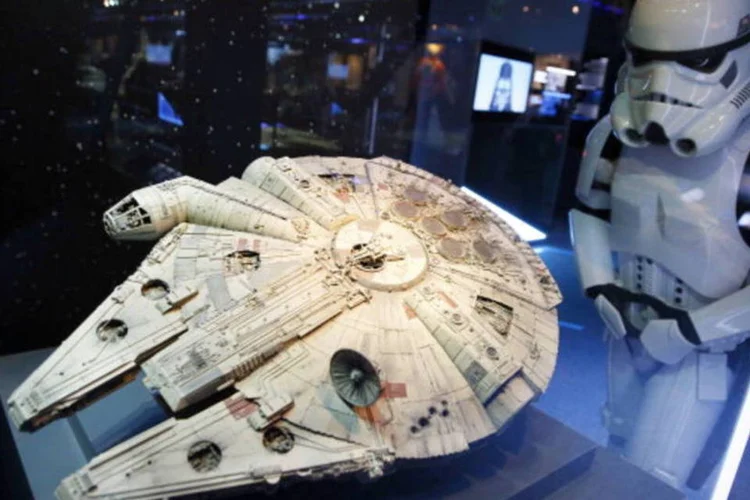 Modelo da nave Millenium Falcon, de Star Wars: o projeto quer ser uma referência da narrativa visual (AFP/Getty Images)