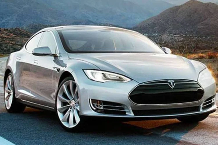 
	Tesla Model S: comerciante adaptou bateria do Tesla para que se tornasse um dispositivo que pode armazenar eletricidade gerada pelo sistema de energia solar
 (Getty Images)