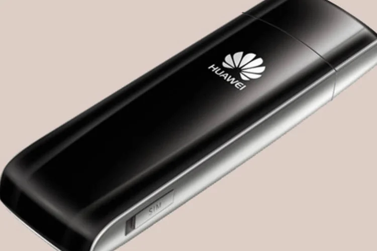 
	Modem 4G Huawei: mesmo aqueles que n&atilde;o possuem saldo suficiente poder&atilde;o navegar &agrave; vontade na rede social. Cobran&ccedil;a s&oacute; &eacute; feita quando h&aacute; acesso a outros sites na Internet
 (Divulgação)