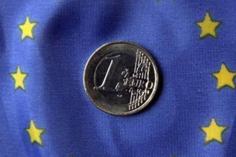 Euro cai com preocupações com Espanha