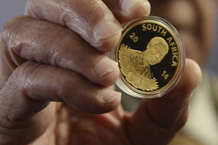 Moeda em homenagem a Nelson Mandela:  Nações Unidas declararam 18 de julho como o Dia Internacional de Nelson Mandela, em 2009 (Stringer/Reuters)