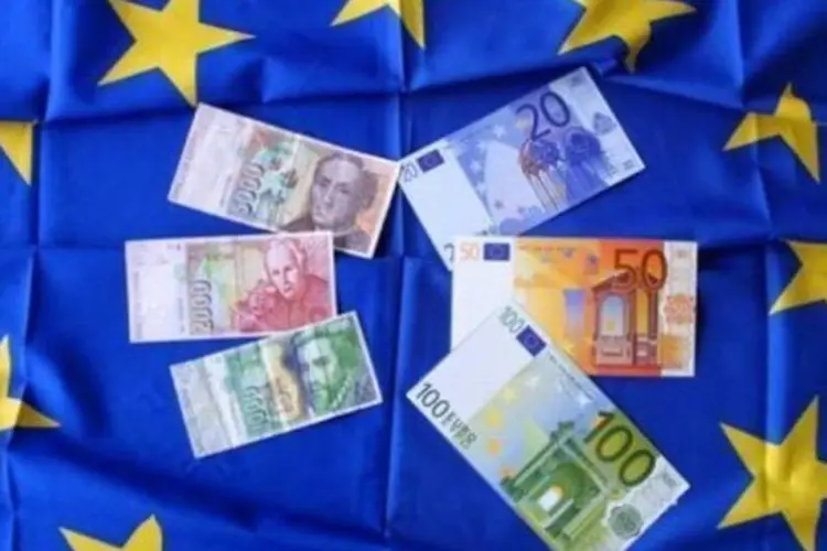 Os investimentos em carteira na zona do euro caíram 46,9 bilhões de euros, a maior queda mensal desde janeiro de 2009 (Thomas Coex/AFP)