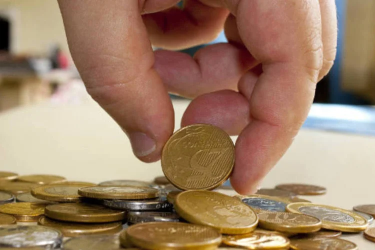 
	Investidor conservador: aplica&ccedil;&otilde;es que sigam a oscila&ccedil;&atilde;o dos juros di&aacute;rios, como fundos DI ou Letras Financeira do Tesouro (LFTs) do Tesouro Direto ou pap&eacute;is privados indexados ao CDI
 (Marcos Santos/USP Imagens)