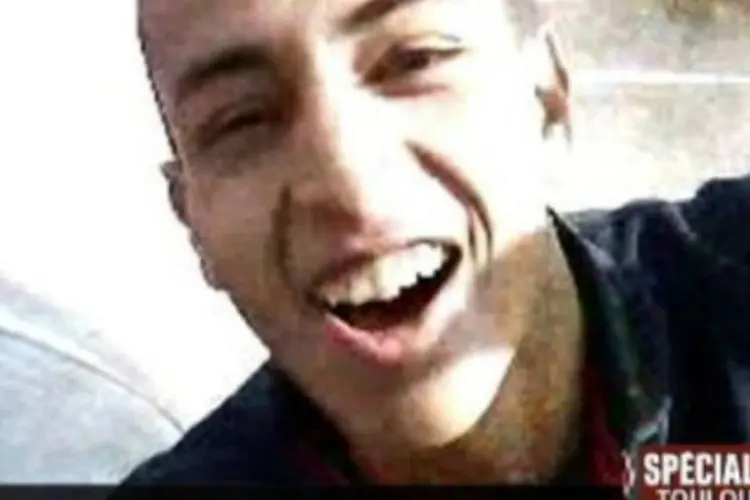 Rosto do homem de 23 anos, Mohamed Merah, suspeito da matança em Toulouse, que morreu nesta quinta-feira (Reprodução/AFP)