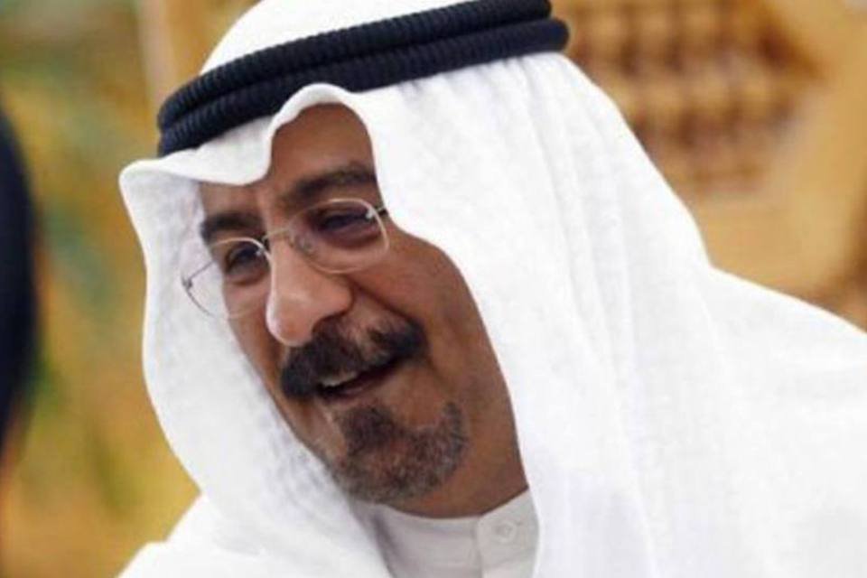 Emir do Kuwait dissolve Parlamento após renúncia do governo