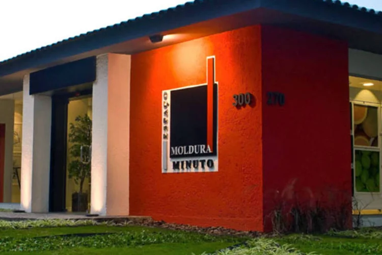 Moldura Minuto tem franquias por R$115 mil (.)