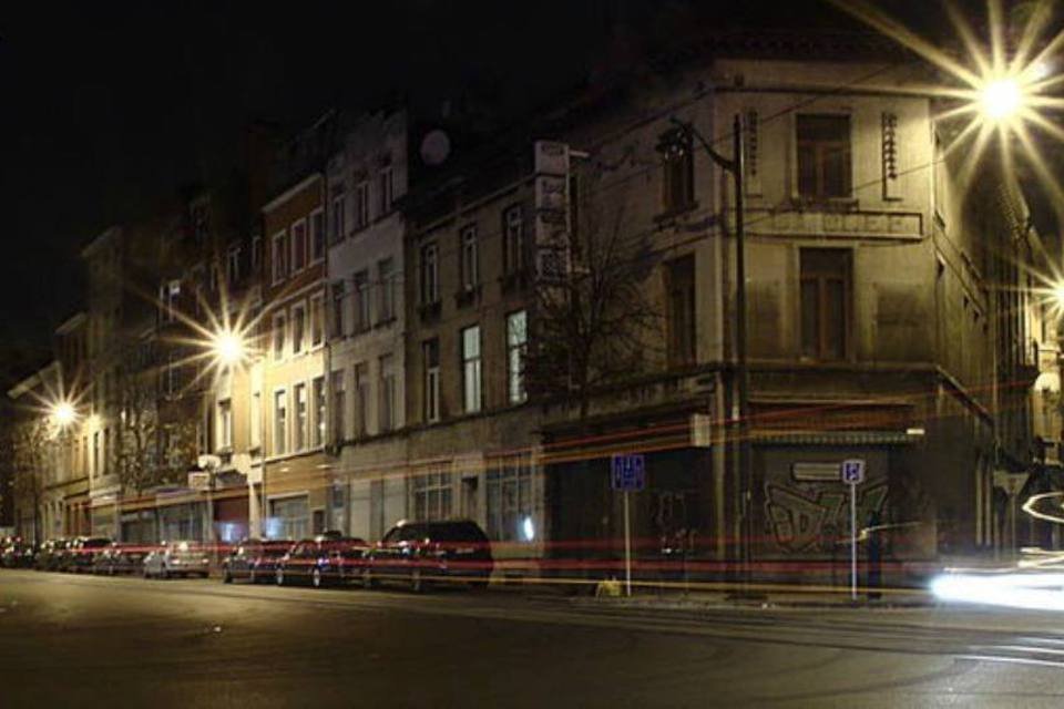 Bélgica prende cinco pessoas ligadas a ataques de Paris
