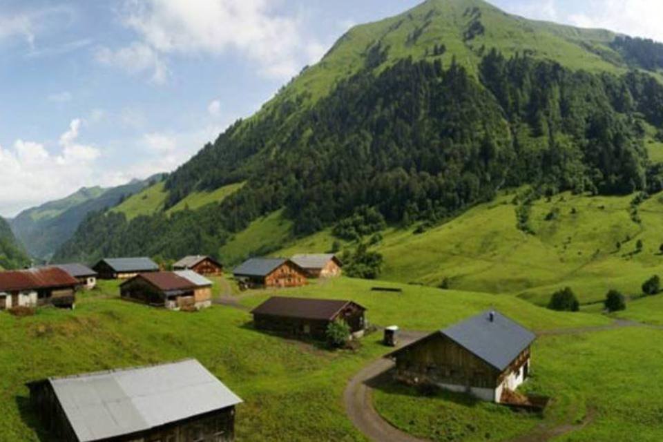 Áustria anuncia venda de duas montanhas