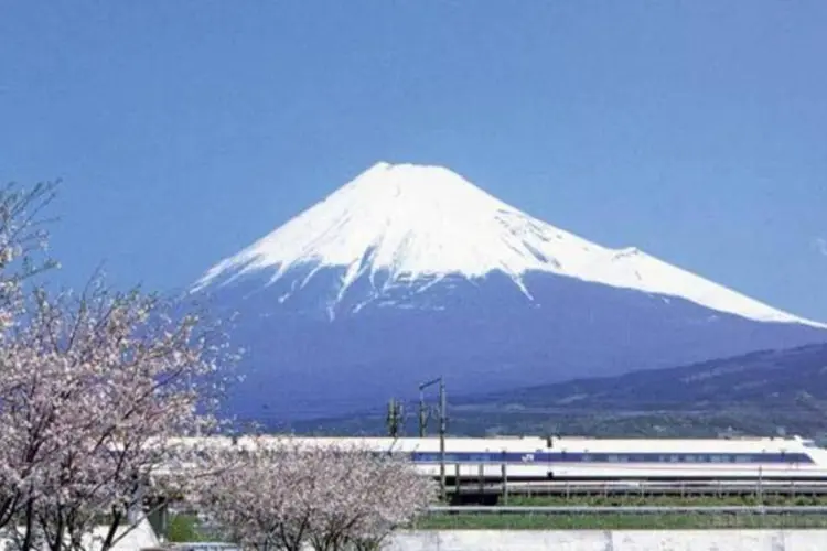 Monte Fuji, cartão-postal japonês: tremores da quinta-feira ainda foram réplicas (Swollib/Wikimedia Commons)