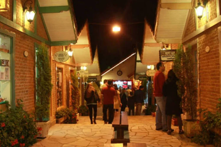 Localizada no sul de Minas Gerais, Monte Verde chama atenção pela arquitetura europeia e gastronomia elogiada. (Leo Feltran / Guia Quatro Rodas/Reprodução)