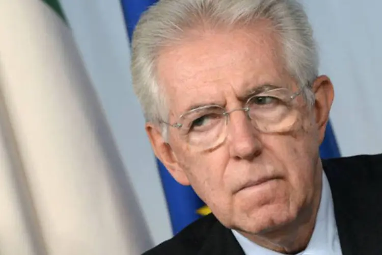 
	Mario Monti: 61% dos entrevistados por pesquisa do instituto SWG afirmaram ser contra a candidatura do premi&ecirc; italiano
 (Andreas Solaro/AFP)