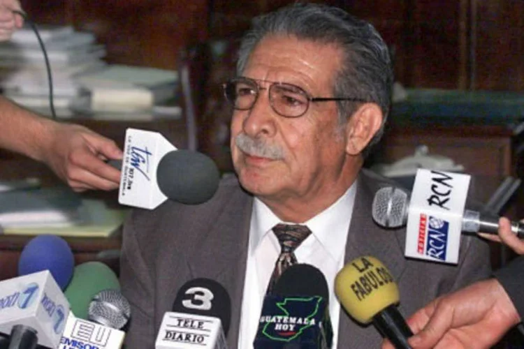 
	Montt, ex-ditador da Guatemala: caso seja condenado, o ex-ditador ter&aacute; de cumprir medidas de seguran&ccedil;a adequadas a sua deteriorada condi&ccedil;&atilde;o de sa&uacute;de
 (AFP / Jorge Uzon)