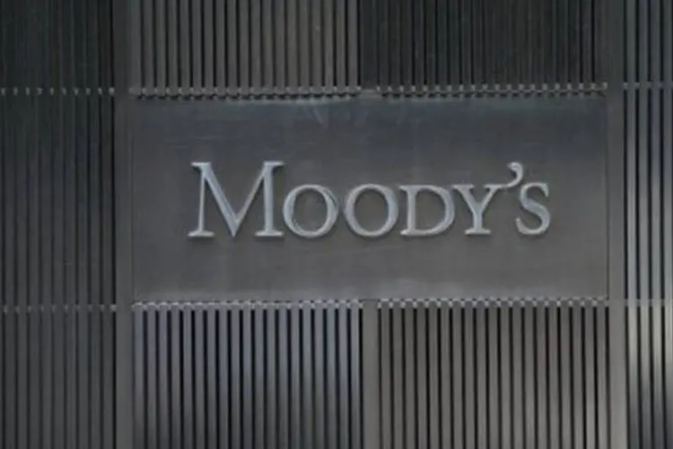 Logo da Moody's: a nota a longo prazo do banco foi rebaixada em dois níveis, a "Ba2"
 (Emmanuel Dunand/AFP)