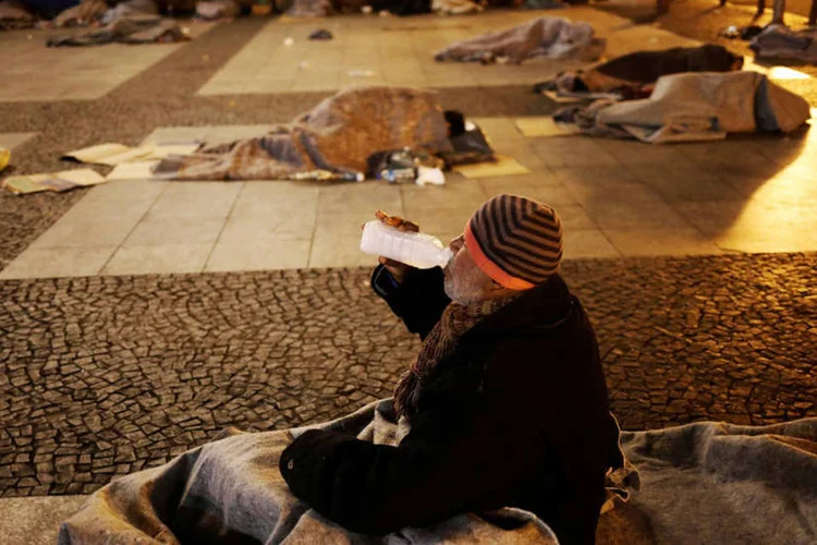 
	Frio: de acordo com frei Agostino, da Comunidade Voz dos Pobres, Nailson j&aacute; vinha sofrendo os efeitos do frio e de outras patologias.
 (Nacho Doce / Reuters)