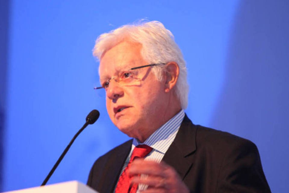 Infraero tem de cumprir todos os contratos, diz ministro