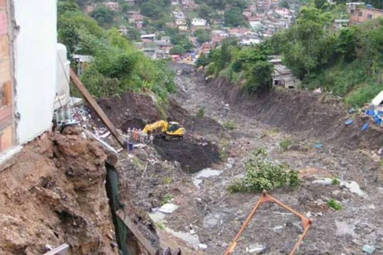 O morro do Bumba: bombeiro participou do resgate no local (Vladimir Platonov/ Agência Brasil)