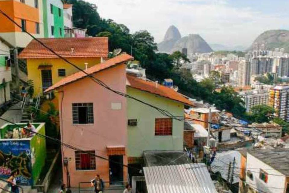 Moradores do Morro Santa Marta fazem manifestação