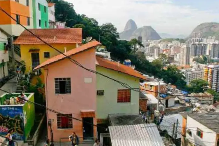 
	Santa Marta, no Rio de Janeiro: governador S&eacute;rgio Cabral Filho (PMDB) foi o principal alvo do ato dos moradores
 (Riotur)