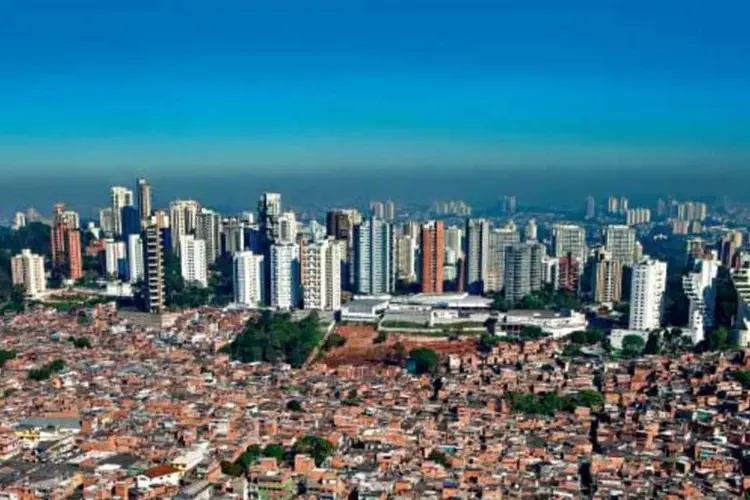
	Bairro do Morumbi, em S&atilde;o Paulo: de janeiro a outubro de 2013, foram registrados 2.317 roubos no bairro
 (Danny Lehman/Latinstock)
