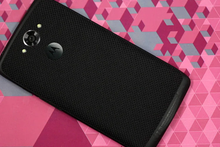
	Moto Maxx: Smartphone tem bateria que aguenta 40 horas de uso
 (Victor Caputo/EXAME.com)