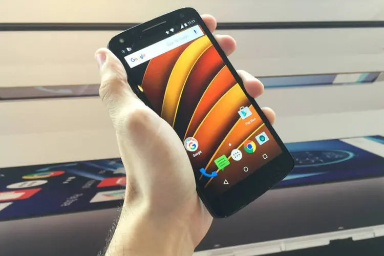 Moto X Force: smartphone tem bateria que dura 36 horas, segundo a fabricante (Lucas Agrela/Exame.com)