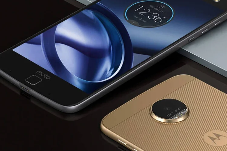 
	Moto Z: o smartphone aposenta o buraco para fones e tem apenas a entrada USB-C
 (Divulgação/Lenovo)