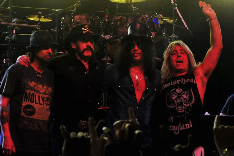 
	M&ouml;torhead com o Slash: &quot;Acabou o Motorhead, &eacute; claro. Lemmy era o Mot&ouml;rhead, mas a banda vai continuar viva na mem&oacute;ria de muitas pessoas&quot;
 (Frazer Harrison / Getty Images)