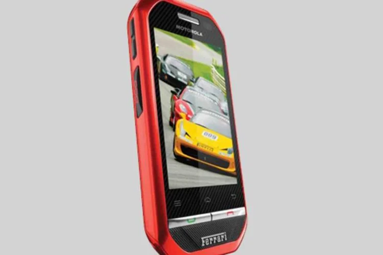 Motorola i867 Ferrari: Consumidores poderão comprar com preço promocional de R$ 799,00 (Divulgação)