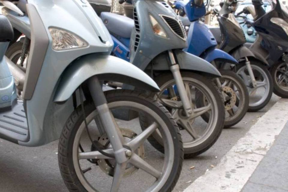 Produção de motos recua 20,9% em 2012, diz Abraciclo