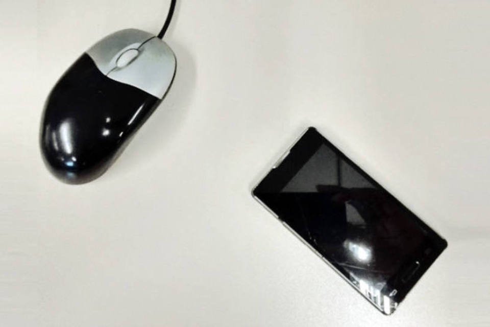 Três garotos criam app que transforma smartphone em mouse