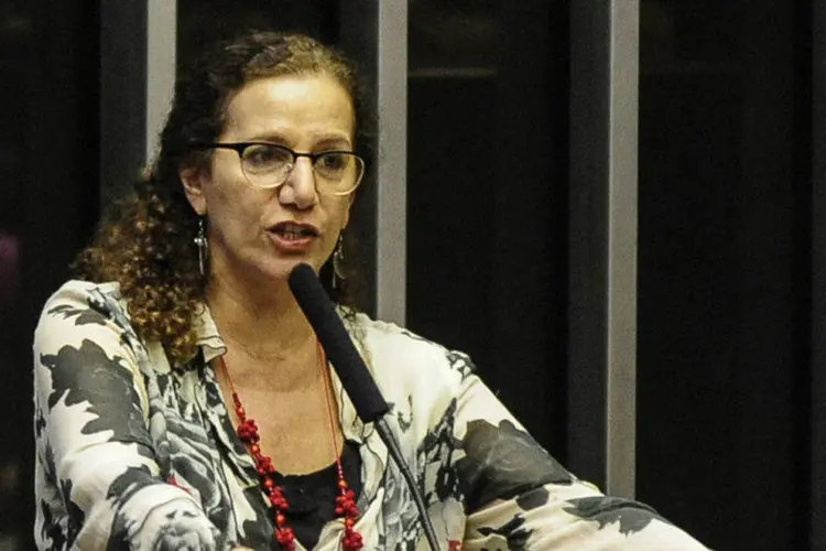 
	L&iacute;der do PCdoB, deputada Jandira Feghali: Jandira lembrou que no epis&oacute;dio, a bancada feminina na C&acirc;mara reagiu com veem&ecirc;ncia contra a manifesta&ccedil;&atilde;o do deputado em plen&aacute;rio
 (Gustavo Lima/ Câmara dos Deputados)