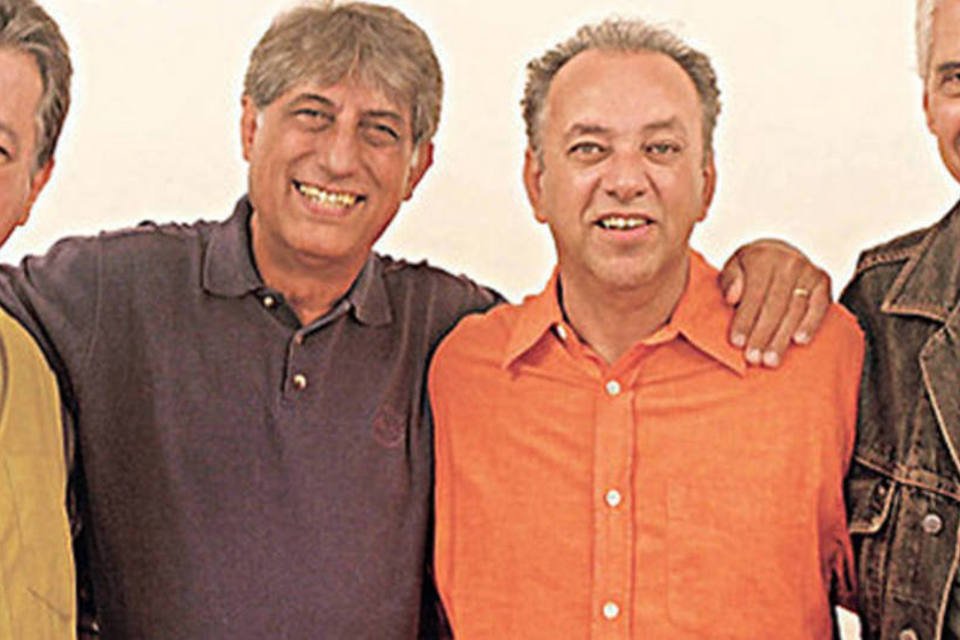 Cantor Magro, do MPB4, morre aos 68 anos em SP