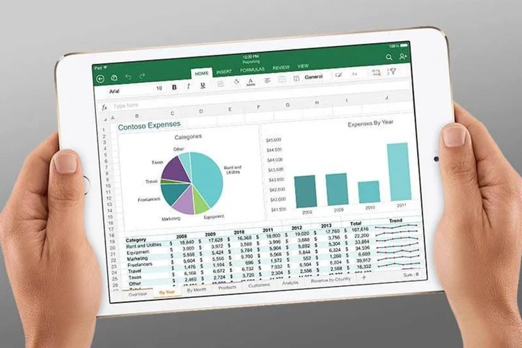 
	Excel no iPad: o app deixa de exigir uma assinatura do Office 365 para edi&ccedil;&atilde;o de planilhas
 (Montagem de EXAME.com com imagens da Microsoft e da Apple/Site Exame)