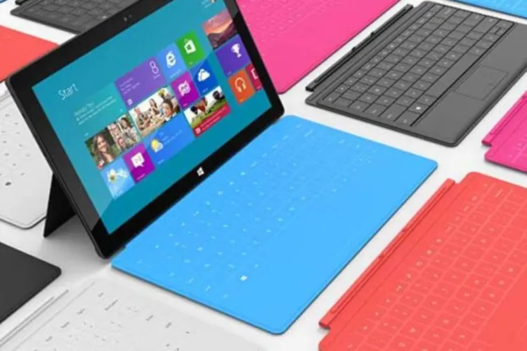 
	Tablet Surface, da Microsoft, pode ser usado como notebook gra&ccedil;as a um teclado acoplado na parte inferior
 (Divulgação)