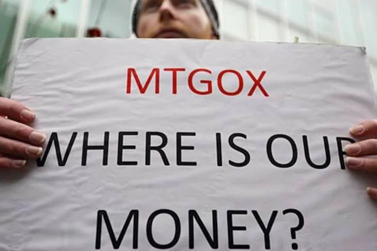 Tóquio: um cliente do Mt. Gox protesta em frente à sede do banco (Tomohiro Ohsumi / Bloomberg)