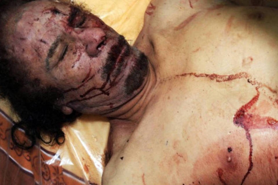 Corpo de Kadafi será enterrado no deserto
