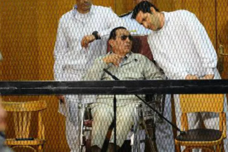 
	O ex-presidente eg&iacute;pcio, Hosni Mubarak: juiz rejeitou as acusa&ccedil;&otilde;es contra Mubarak por cumplicidade na morte de manifestantes durante a revolu&ccedil;&atilde;o de 2011, e o absolveu em dois casos de corrup&ccedil;&atilde;o
 (AFP/ AHMED EL-MALKY)