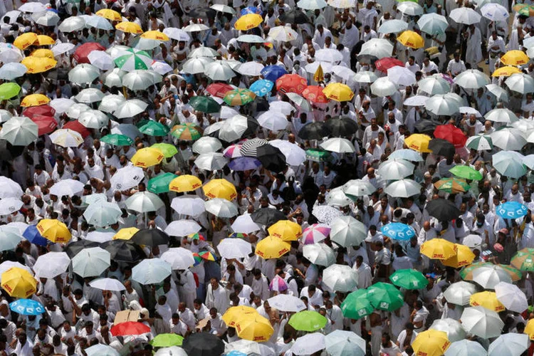 Muçulmanos: Peregrinos permanecerão rezando em Meca (REUTERS/Ahmed Jadallah)