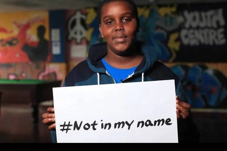 
	Campanha #NotInMyName: campanha de mu&ccedil;ulmanos para lembrar que o Estado Isl&acirc;mico n&atilde;o representa a sua religi&atilde;o
 (Reprodução/YouTube)