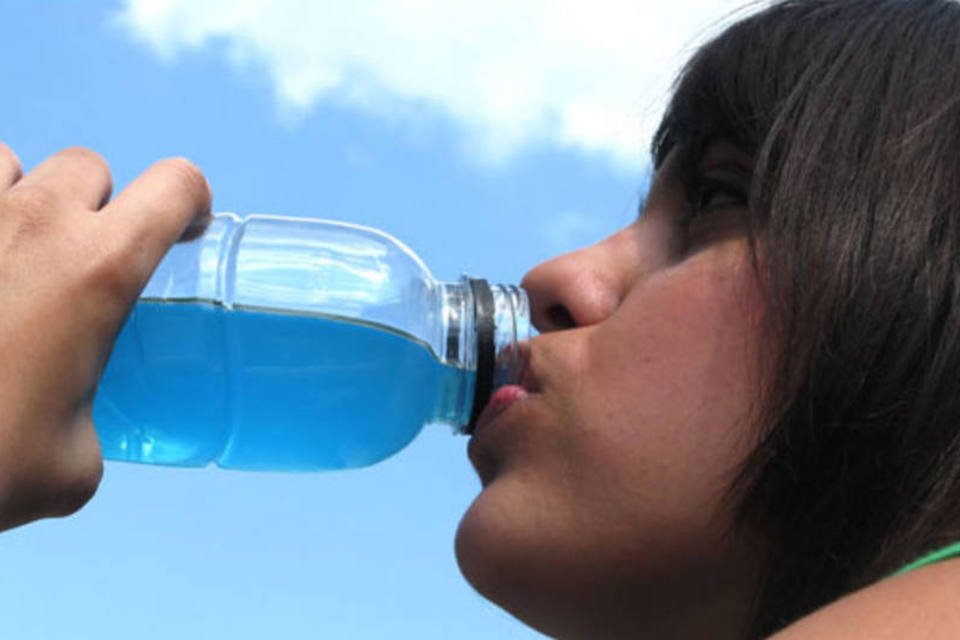 Desconto e preço de água mineral afetarão inflação, diz Fipe