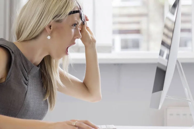 
	Mulher boquiaberta: Inflar valores para obter dedu&ccedil;&otilde;es maiores &eacute; um dos erros que mais levam &agrave; malha fina
 (ThinkStock/kaspiic)