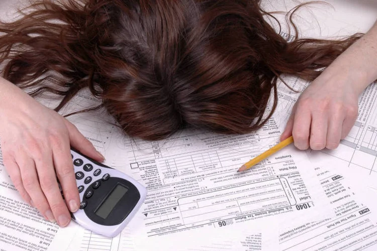 Cobrança de taxas: o banco não pode cobrar nada depois que a conta for encerrada (ThinkStock/Sara Robinson)