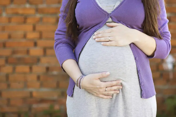 Mulheres grávidas: prazo de estabilidade é da confirmação da gravidez até cinco meses após o parto (Thinkstock/Reprodução)