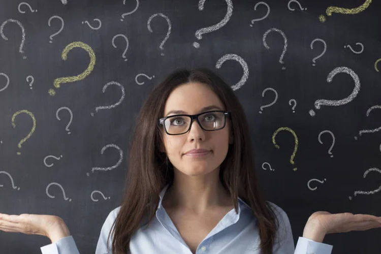 Mulher com cara de dúvida (Thinkstock/eternalcreative)