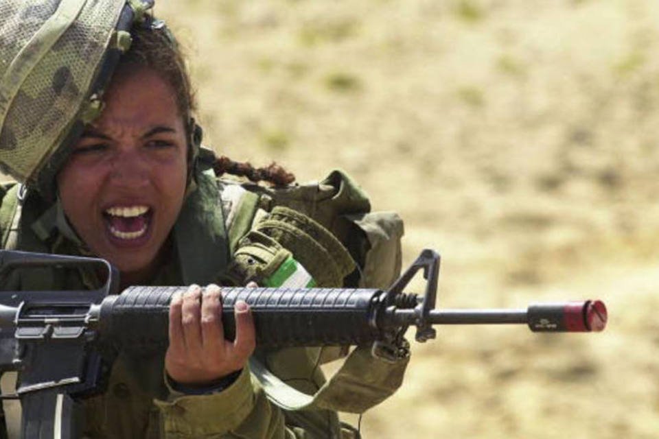 Reino Unido permitirá mulheres soldado na linha de frente