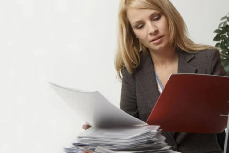 
	Mulher trabalhando: relat&oacute;rio mostra que economias com maior n&uacute;mero de restri&ccedil;&otilde;es ao emprego para mulheres t&ecirc;m menor participa&ccedil;&atilde;o feminina na for&ccedil;a de trabalho formal
 (Dreamstime.com)