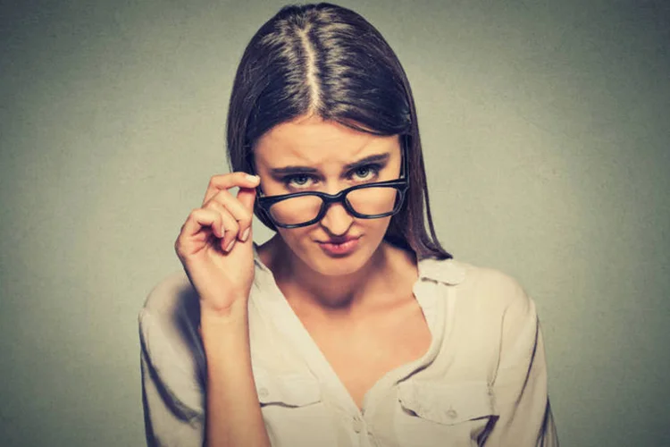 
	Mulher em d&uacute;vida: Novo Acordo Ortogr&aacute;fico desprezou diversos casos do h&iacute;fen
 (Thinkstock)