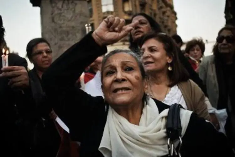 
	Mulheres protestam no Cairo: segundo a ONU, duas a cada tr&ecirc;s mulheres eg&iacute;pcias sofre algum tipo de viol&ecirc;ncia diariamente em casa ou no trabalho
 (Gianluigi Guercia/AFP)